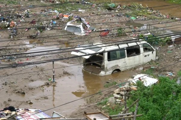 Nepal'de toprak kayması: 8 ölü, 2 kayıp