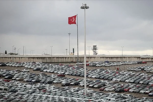 'Otomotiv düşüşe rağmen ihracatta lider'