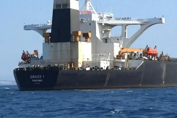Rusya'dan İngiltere'ye ''İran tankeri'' tepkisi