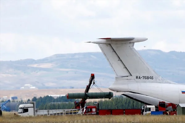 S-400 füze rampası Mürted'e indi