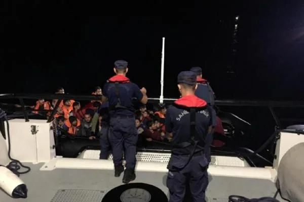 Sahil Güvenlik uçağı tespit etti: 143 göçmen yakalandı