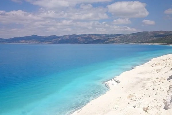 Salda Gölü ihalesi ertelendi