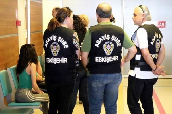 Sarar çiftinin evindeki soygunun şüphelileri Bulgaristan'dan iade edildi