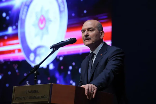 Süleyman Soylu: Sene sonuna kadar 80 bin kaçak göçmen sınır dışı edilecek