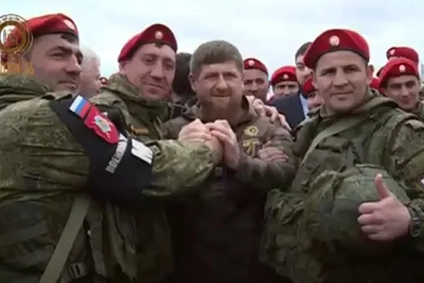 Suriye'de Rus askerleri koruyan 300 kişilik Çeçen askeri polisi, ülkesine döndü