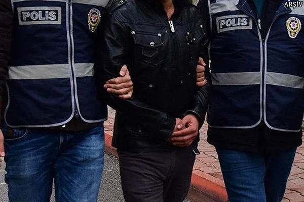 Teröristin evinde PKK ve FETÖ kitapları bulundu