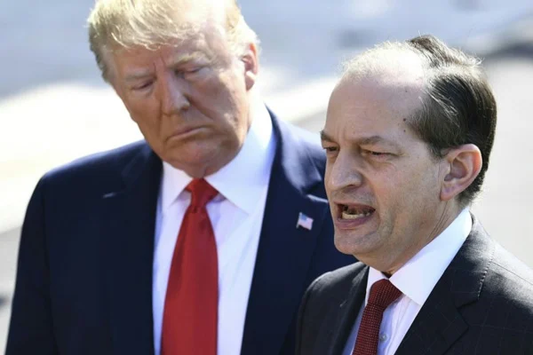 Trump açıkladı: ABD'de üst düzey bir istifa daha