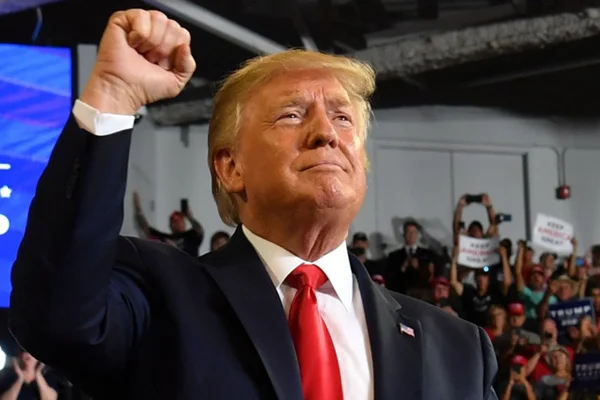 Trump'ı azil tasarısı rafa kaldırıldı