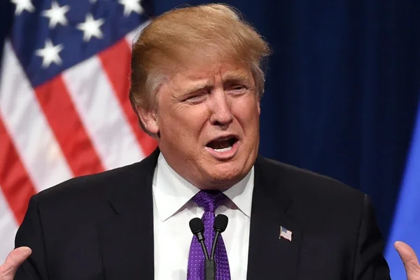 Trump'tan tartışmalı soru: Vatandaş mısınız?