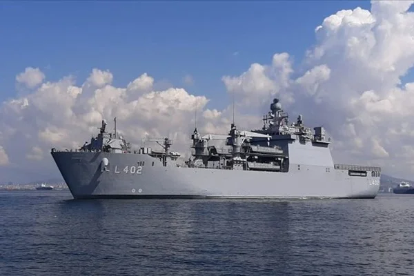 Türk Tank Çıkarma Gemisi TCG Bayraktar, Barselona'da
