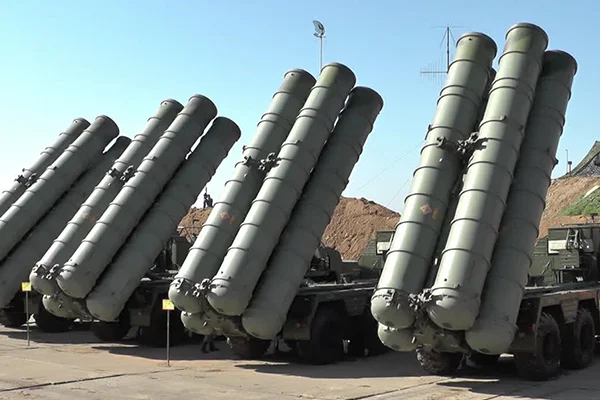 Türkiye boyun eğmedi; ABD ve NATO'ya rağmen S-400'ün ilk parçaları Ankara'ya indi