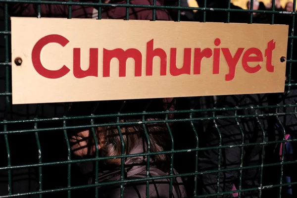 Yargıtay'dan, Cumhuriyet yazarlarına beraat istemi