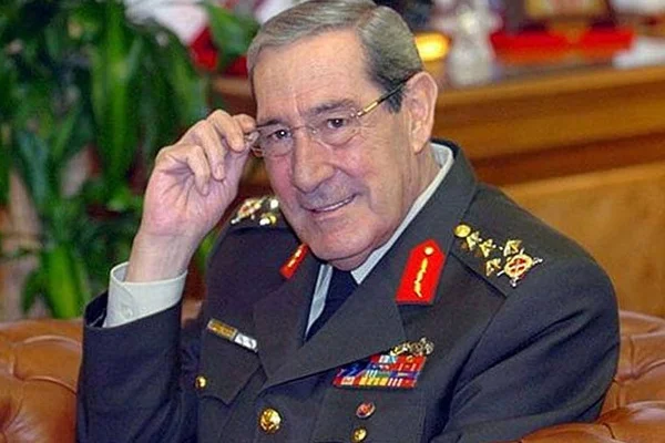Yaşar Büyükanıt hastaneye kaldırıldı