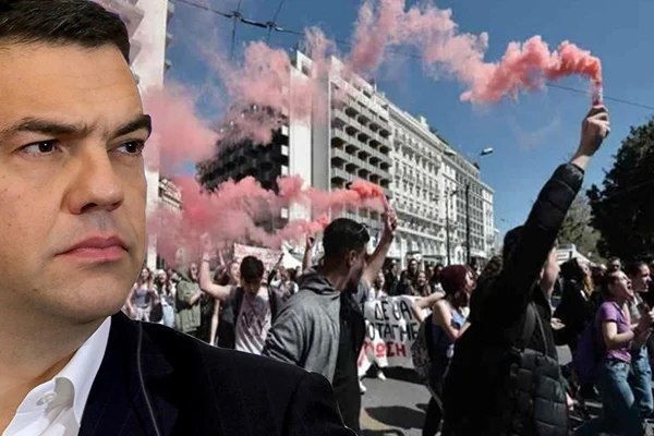 Yunanistan'da öfkeli gençler, Çipras'ın partisini terk ediyor!