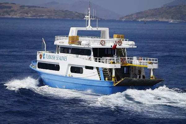 Yunanistan-Türkiye arasında feribot seferleri başladı