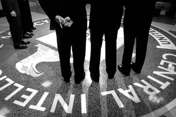ABD İstihbaratının iki numarası da istifa etti