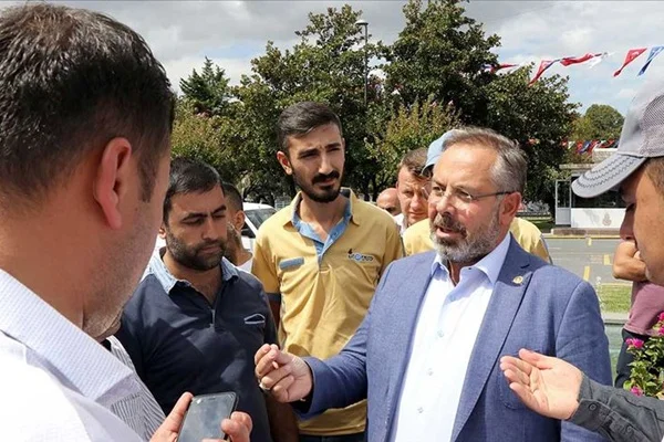 AK Parti Milletvekili Dalkılıç, İBB'den çıkarılan işçilerle buluştu