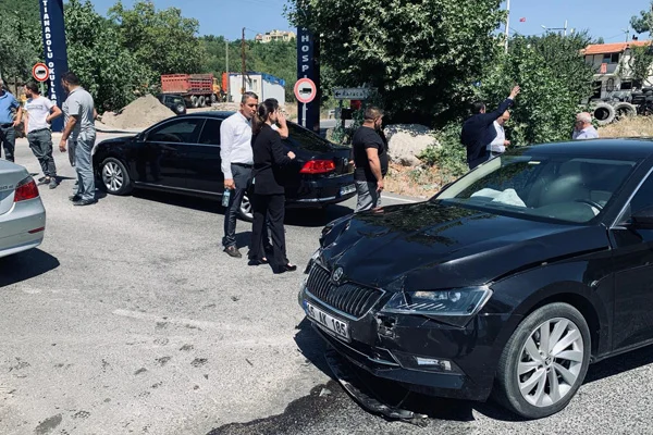 AK Partili vekiller kaza yaptı: 4 yaralı