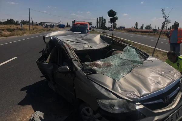 Aksaray'da iki otomobil çarpıştı: 7 yaralı
