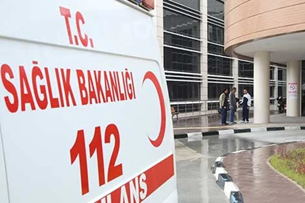 Ambulansla taksi çarpıştı: 7 yaralı