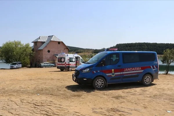Anne, baba ve oğlu baraj gölünde boğuldu