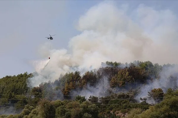 Antalya'da iki alanda orman yangını