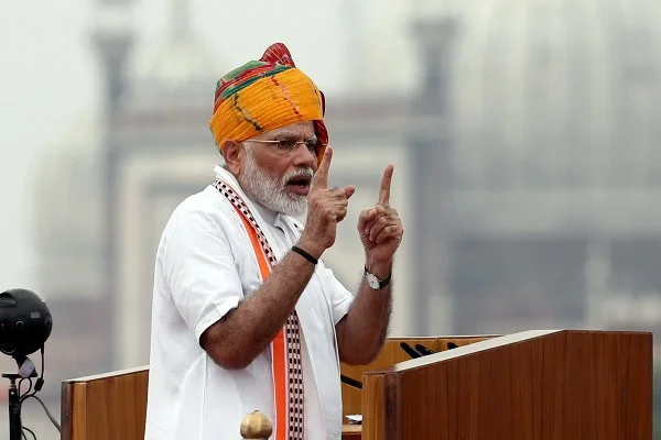 Arap ülkelerinin sessizliği eşliğinde Modi, Keşmir'deki gücünü koruyor