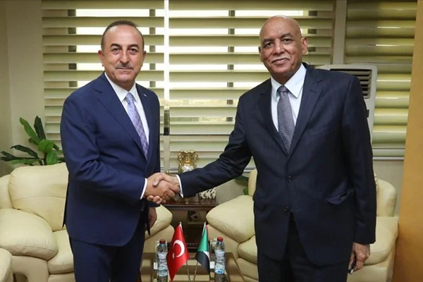 Bakan Çavuşoğlu Sudan'da