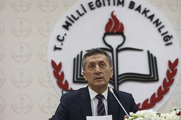 Bakan Selçuk, okulların açılış ve bu yıl ilk kez uygulanacak ara tatil tarihlerini açıkladı