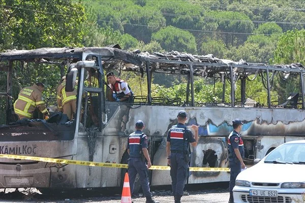 Balıkesir'de yolcu otobüsündeki yangına ilişkin 2 tutuklama