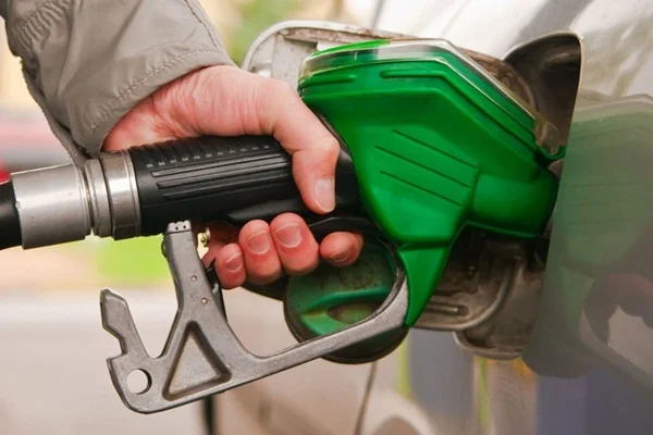 Benzin ve motorine zam bekleniyor