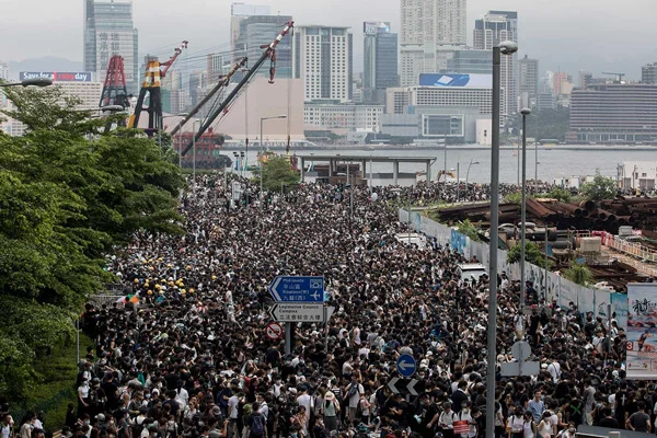 Çin'den 'Hong Kong'da suçlular cezalandırılacak' uyarısı