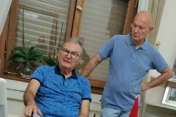 Deniz Baykal, yemin ettikten sonra ilk kez Meclis'te