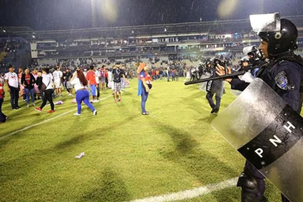 Derbi maçında kan aktı: Ölü ve yaralılar var