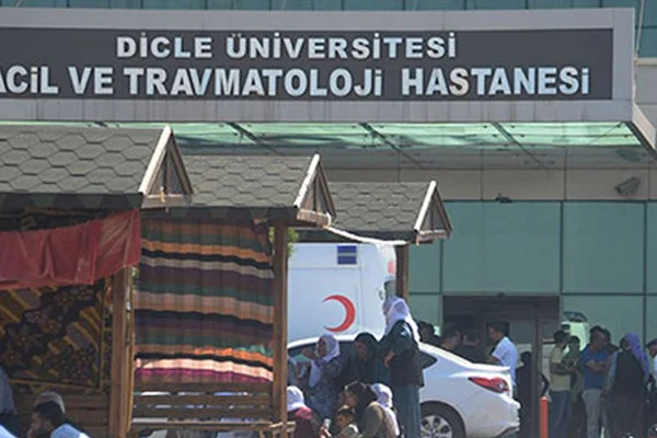 Diyarbakır'da zırhlı araç devrildi: 1 polis şehit, 5 polis yaralı