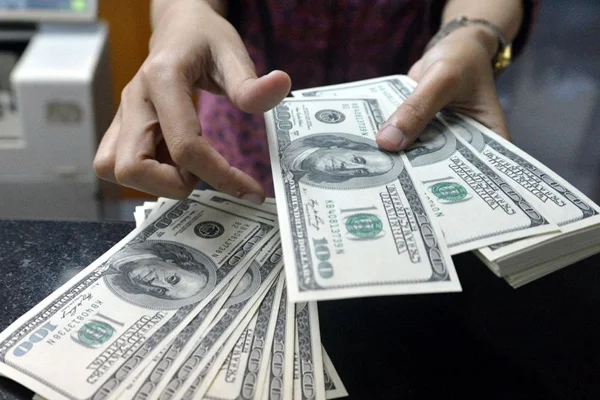 Dolar son 4 ayın en düşük seviyesinde