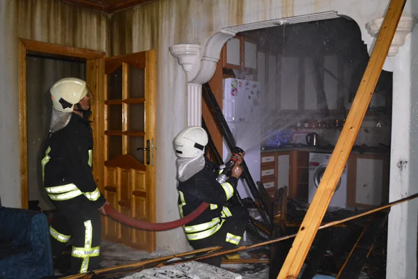 Düğünlerine 3 gün kala evleri yandı