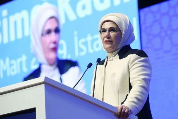 Emine Erdoğan'dan Salda Gölü paylaşımı