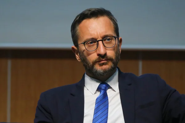 Fahrettih Altun'dan 'İkinci Vatan: Türkiye' belgeseli paylaşımı