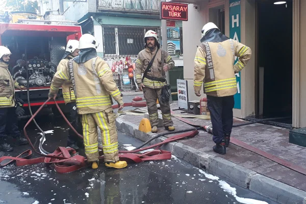 Fatih'te otel yangını