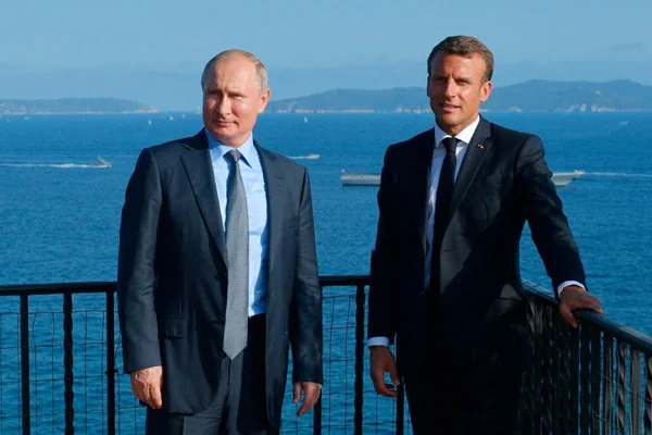 G7 öncesi önemli adım: Macron, Putin ile görüştü