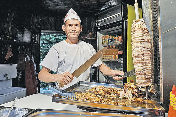 Hakir görülen döner, Rusya'da şu anda en çok sevilen sokak yemeği