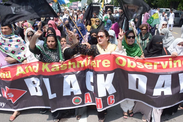 Hindistan Bağımsızlık Günü'nde Pakistan'da protesto