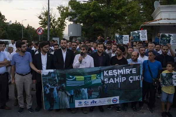Hindistan'ın Ankara büyükelçiliği önünde protesto