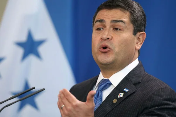 Honduras Devlet Başkanı: Hükümeti devirmey eçalışıyorlar
