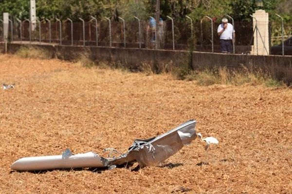 İspanya'da uçak ve helikopter çarpıştı: Ölüler var