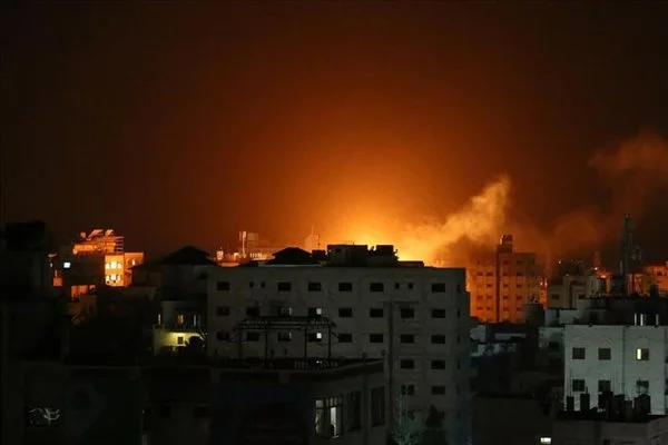 İsrail savaş uçakları Hamas'a ait bir bölgeyi vurdu