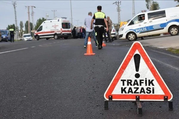 İstanbul'da minibüs takla attı