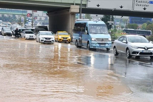 İstanbul'da sağanak etkili oluyor