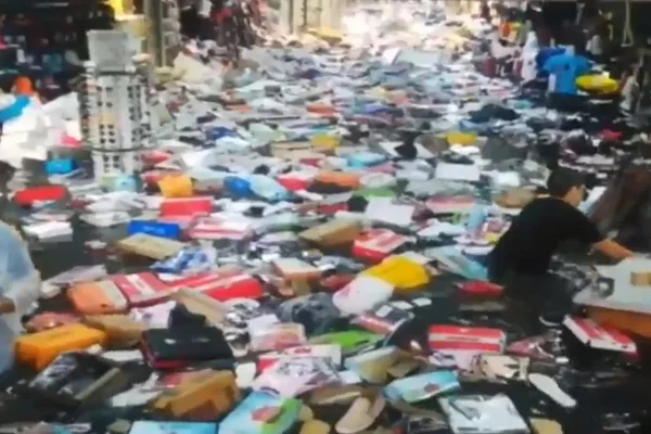 İstanbul'da sağanak yağış! Eminönü alt geçidini su bastı
